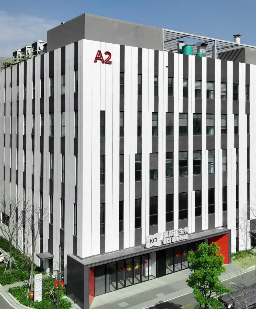 Expert Knowledge and Support